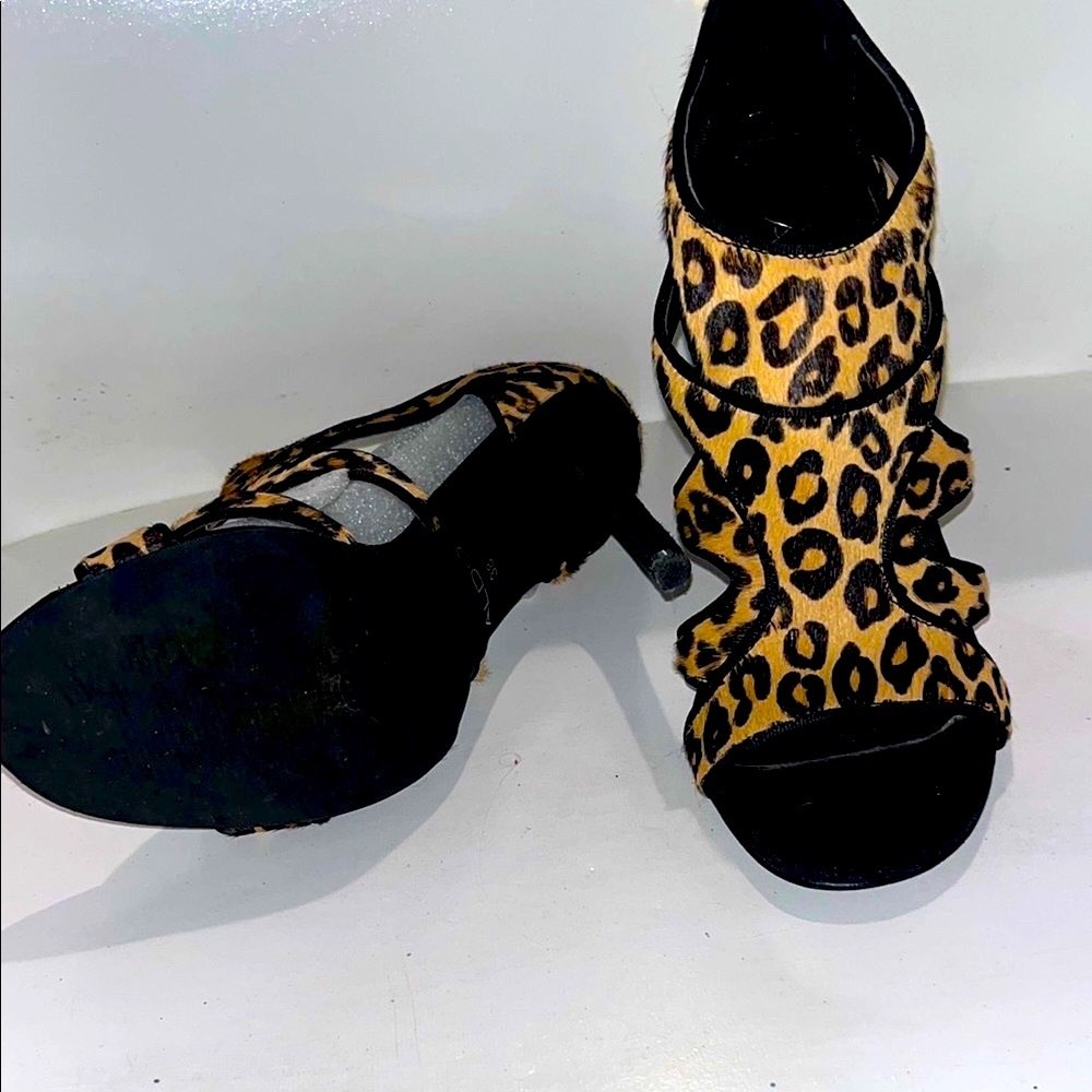 Aldo Brown real leather and Black Stiletto Heels with Cut-Out Design - Picture 5 of 7